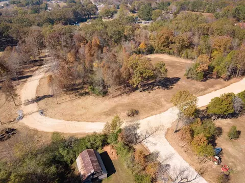 4 Grove Ln, Savannah, TN 38372
