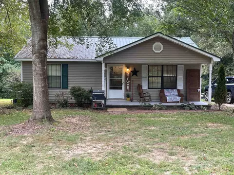 220 Robertson Rd, Bethel Springs, TN 38315
