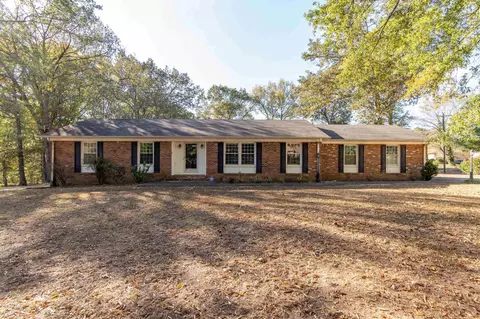 145 Carrie B Dr, Savannah, TN 38372