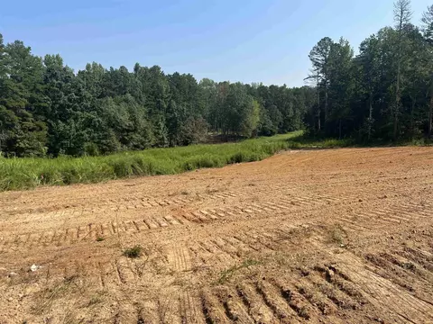 335 Sylvan Dr, Savannah, TN 38372