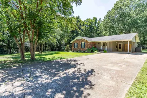 208 Rhonda Ln, Savannah, TN 38372