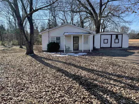 135 Southern Ln, Savannah, TN 38372
