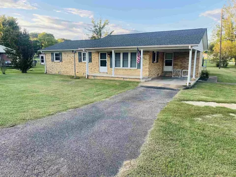 1125 Pinhook Dr, Savannah, TN 38372
