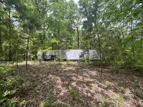71 Jerone Ln, Savannah, TN 38372