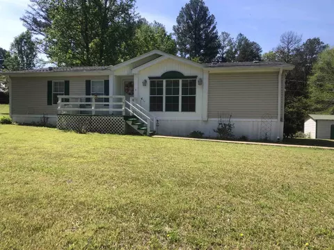 195 Praters Ln, Savannah, TN 38372