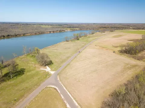 60 Cravens Rd, Savannah, TN 38372