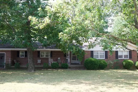275 Bowen St, Savannah, TN 38372