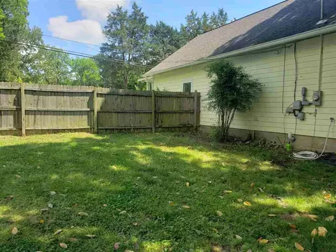 140 E Main St, Savannah, TN 38372 photo 6