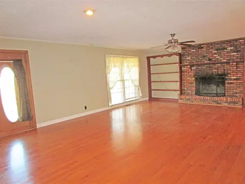 925 Damron Loop, Counce, TN 38326 photo 4