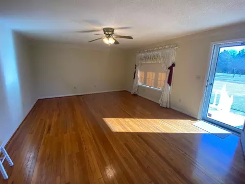 375 Opel Loop, Savannah, TN 38372 photo 5