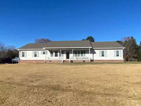 375 Opel Loop, Savannah, TN 38372 photo 1