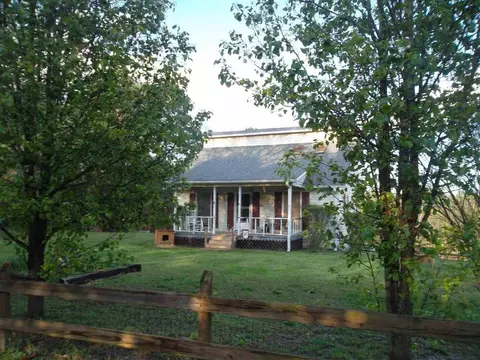 565 Willoughby Loop, Savannah, TN 38372 photo 2