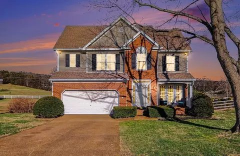 2786 Iroquois Dr, Thompsons Station, TN 37179