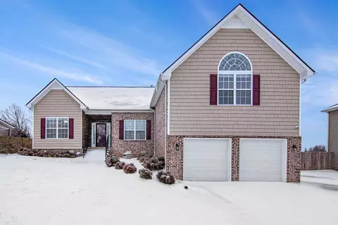 3136 Hawthorn Dr, Clarksville, TN 37043