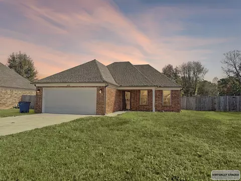 6152 Humphreys Dr, Olive Branch, MS 38654