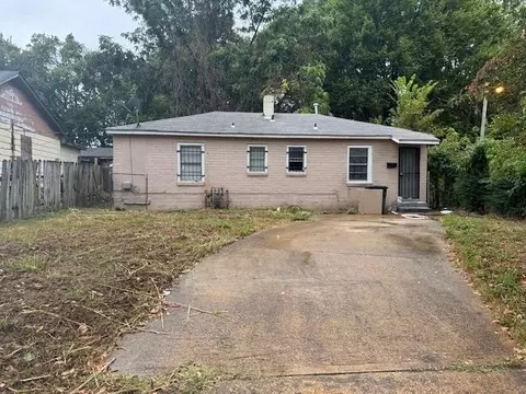 1493 Oaklawn St, Memphis, TN 38114