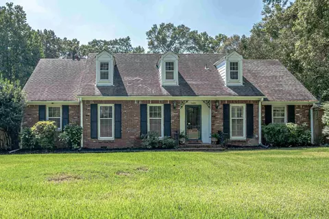 5881 Brierglen Dr, Memphis, TN 38120