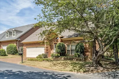 5392 N Pavilion Green Dr, Memphis, TN 38119