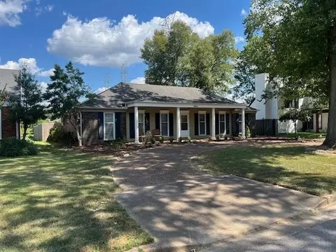 2406 Eastover Dr, Memphis, TN 38119