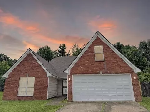 4429 S Cedar Bark Cv, Memphis, TN 38128