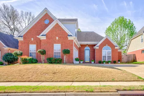 8415 Shady Elm Dr, Cordova, TN 38018