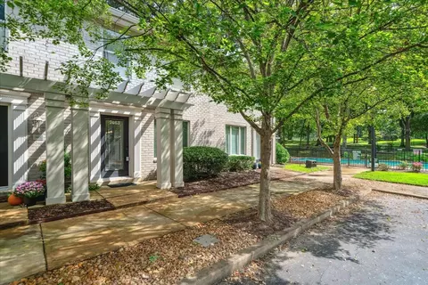 7463 Germantown Sq, Germantown, TN 38138