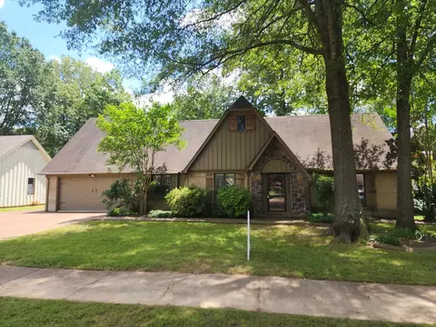5945 Steeplechase Dr, Memphis, TN 38134