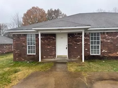 100 Nikki Dr, Senatobia, MS 38668