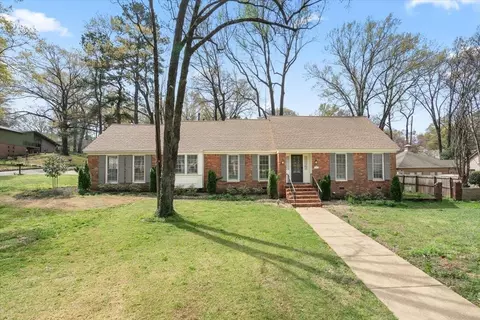 6915 Great Oaks Rd, Germantown, TN 38138