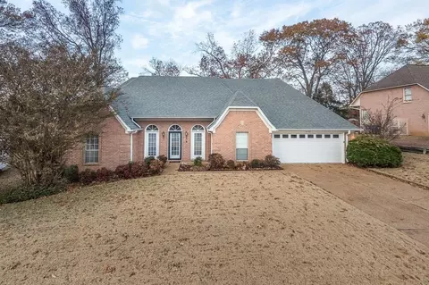 8492 E Askersund Cv, Cordova, TN 38018