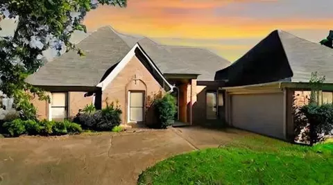 8942 Bridlewood Ln, Cordova, TN 38016