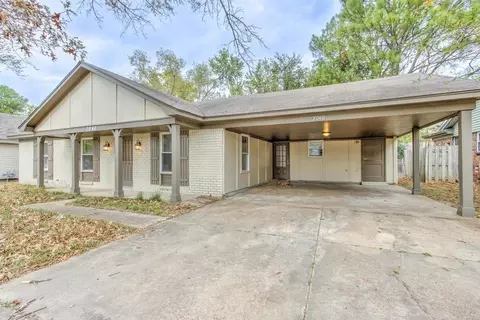 7040 Rose Trail Dr, Memphis, TN 38133