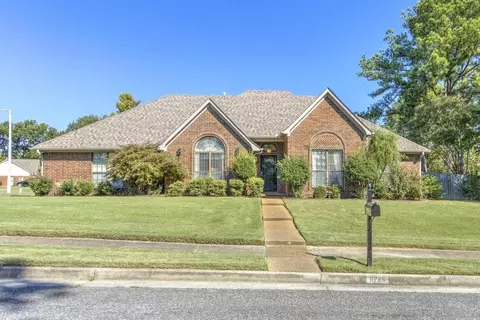 8226 Clinton Way Ln, Cordova, TN 38018