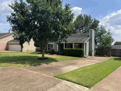 1231 Breezy Gate Dr, Cordova, TN 38018