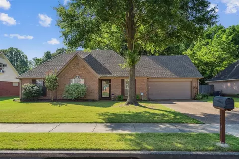 3320 Don Valley Dr, Memphis, TN 38133
