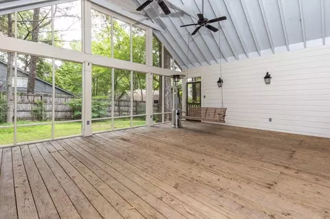 5184 Mary Starnes Dr, Memphis, TN 38117