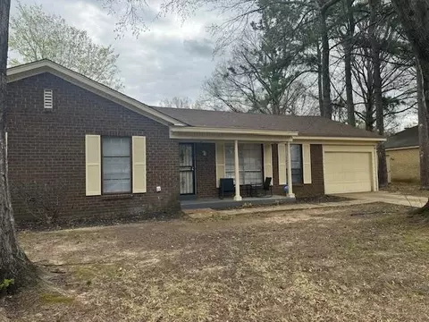 3278 Fox Chase Dr, Memphis, TN 38115