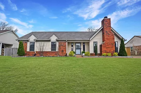 3866 Plum Hill Dr, Memphis, TN 38135
