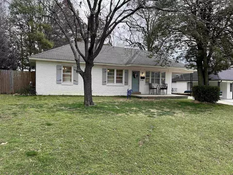 940 Ivy Rd, Memphis, TN 38117