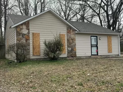 3799 Walsingham Dr, Memphis, TN 38128