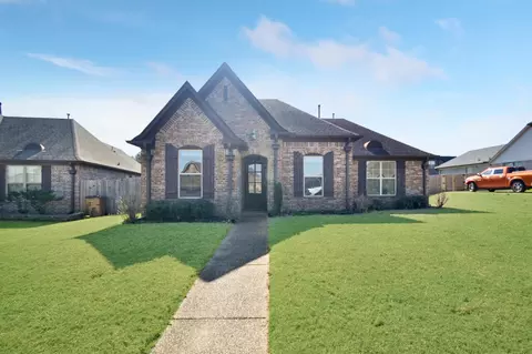 9223 Pinkerton Rd, Cordova, TN 38016