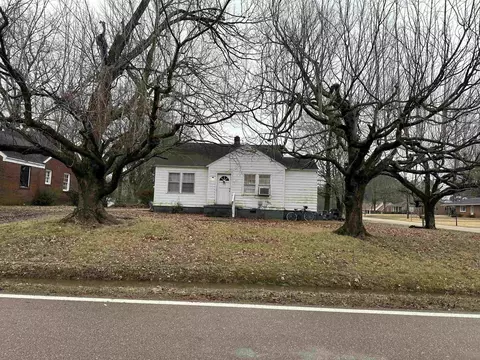 18 Charles Ave, Munford, TN 38058