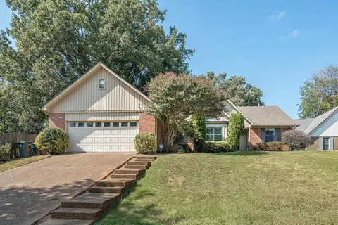 7826 Hawkcrest Dr, Cordova, TN 38016