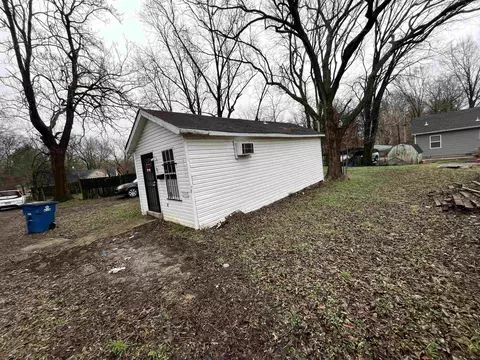 832 Lackey St, Covington, TN 38019 photo 2