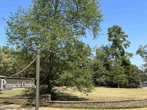 2279 Pinnacle Creek Dr, Memphis, TN 38138