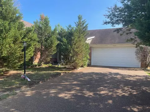 7665 Stone Manor Rd, Memphis, TN 38125