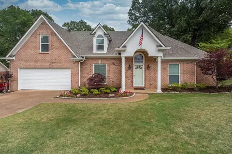 1094 Heather Lake Dr, Collierville, TN 38017