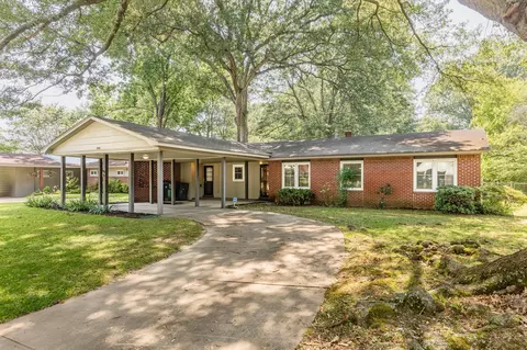 1081 Ivy Rd, Memphis, TN 38117