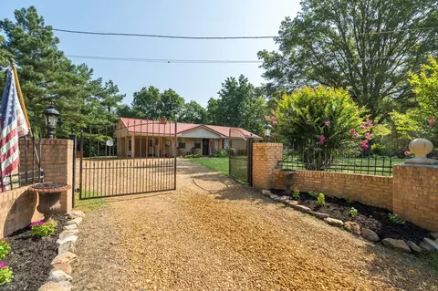 2484 Bryan Rd, Michigan City, MS 38647