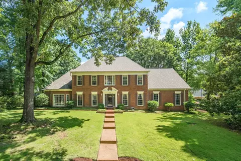2560 Windy Oaks Dr, Germantown, TN 38139